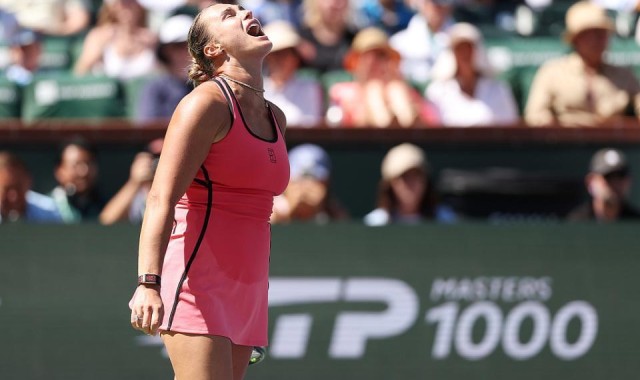 2-1！萨巴伦卡救赛点逆转莱巴 首夺印第安维尔斯冠军+生涯第23冠